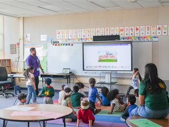Student viewing a presentation - Castori SLAM showcase